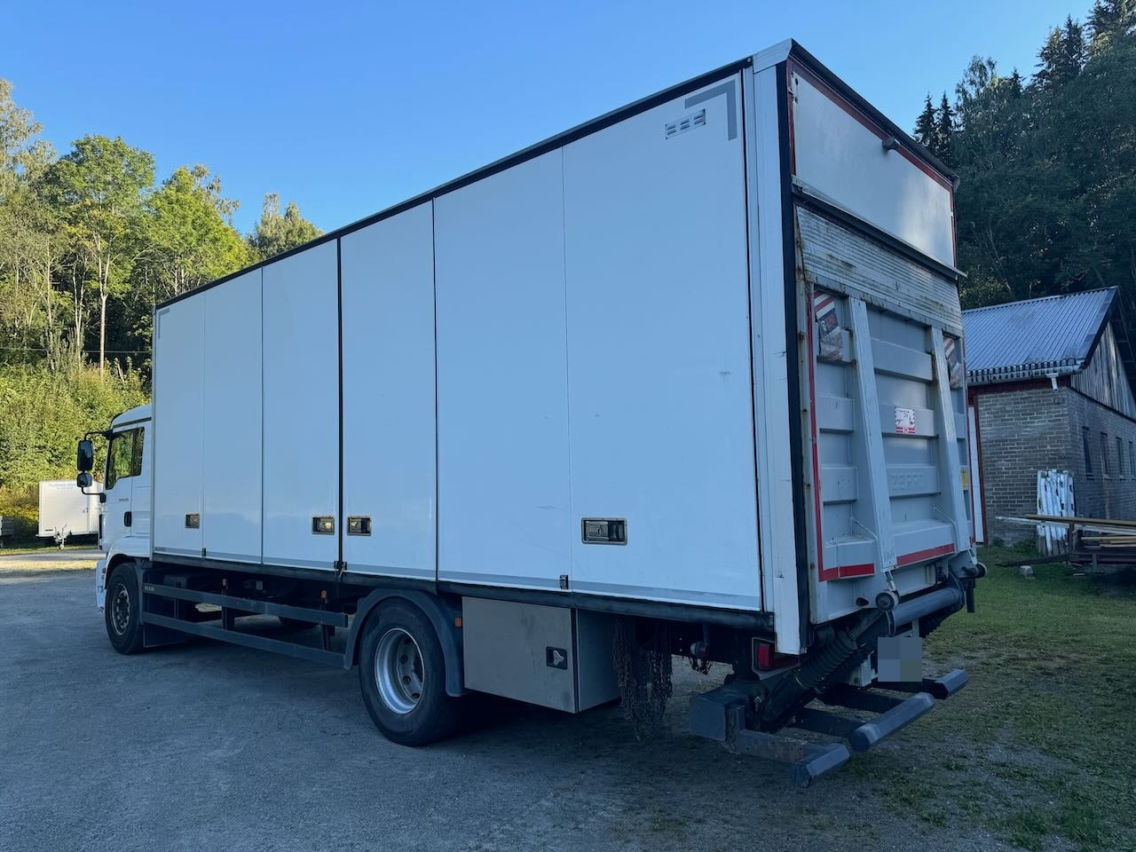 MAN TGM 18.290 - Truk box: gambar 4 MAN TGM 18.290 - Truk box: gambar 4