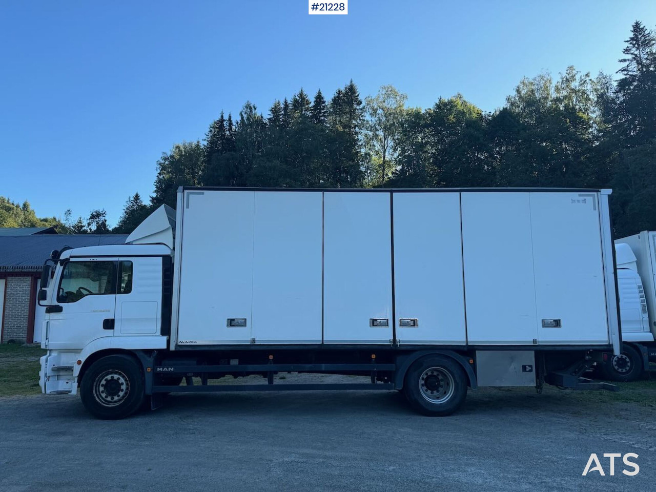 MAN TGM 18.290 - Truk box: gambar 2 MAN TGM 18.290 - Truk box: gambar 2