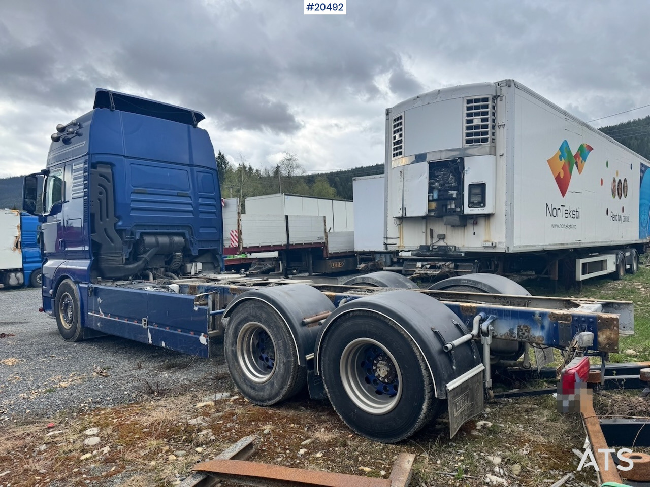 MAN TGX 33.560 - Truk sasis: gambar 3 MAN TGX 33.560 - Truk sasis: gambar 3