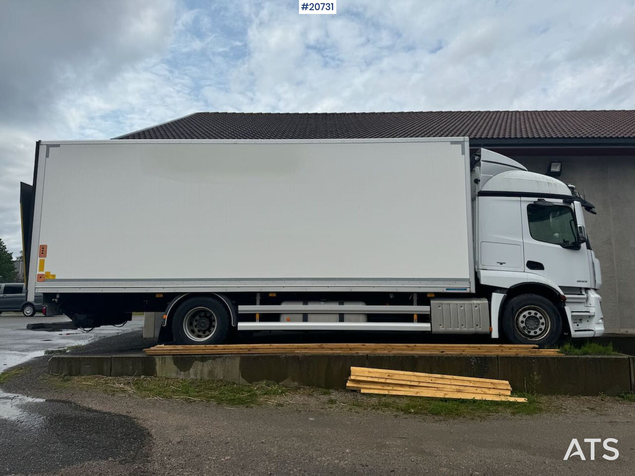 Mercedes Actros 1833 - Truk box: gambar 5 Mercedes Actros 1833 - Truk box: gambar 5