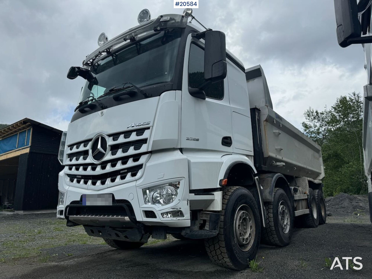 Mercedes Arocs 3258 - Truk jungkit: gambar 1 Mercedes Arocs 3258 - Truk jungkit: gambar 1