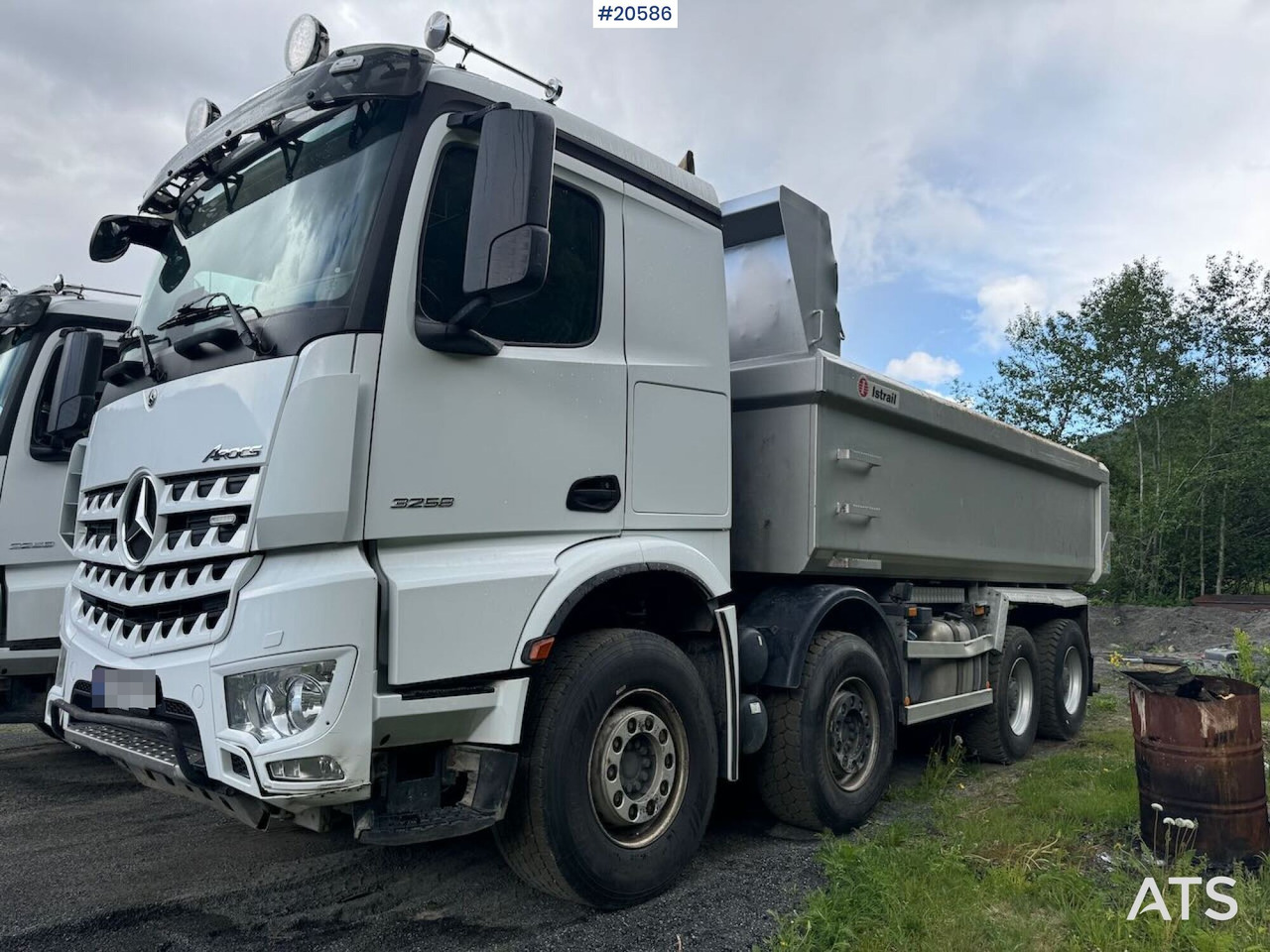 Mercedes Arocs 3258 - Truk jungkit: gambar 5 Mercedes Arocs 3258 - Truk jungkit: gambar 5