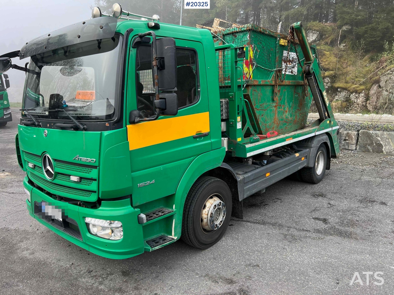 Mercedes Atego 1524 4x2 Liftdumper. SE VIDEO - Truk skip loader: gambar 1 Mercedes Atego 1524 4x2 Liftdumper. SE VIDEO - Truk skip loader: gambar 1