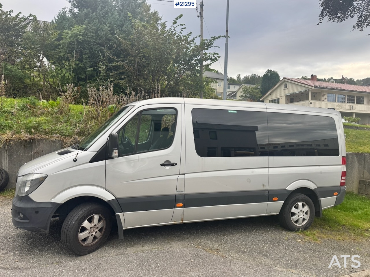 Mercedes Sprinter 316 - Bus mini, Van penumpang: gambar 2 Mercedes Sprinter 316 - Bus mini, Van penumpang: gambar 2