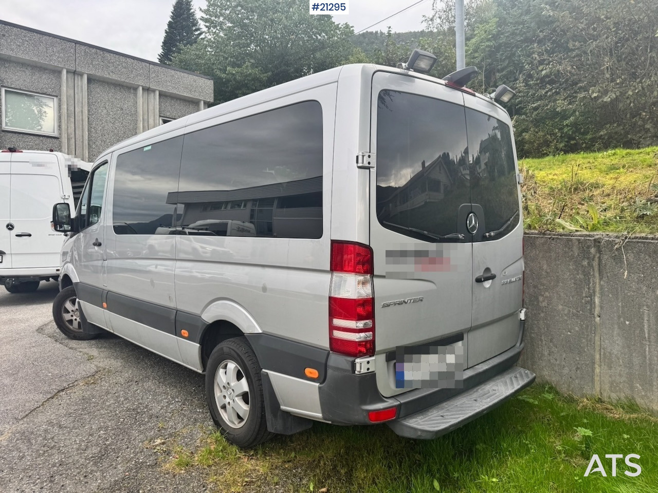 Mercedes Sprinter 316 - Bus mini, Van penumpang: gambar 4 Mercedes Sprinter 316 - Bus mini, Van penumpang: gambar 4