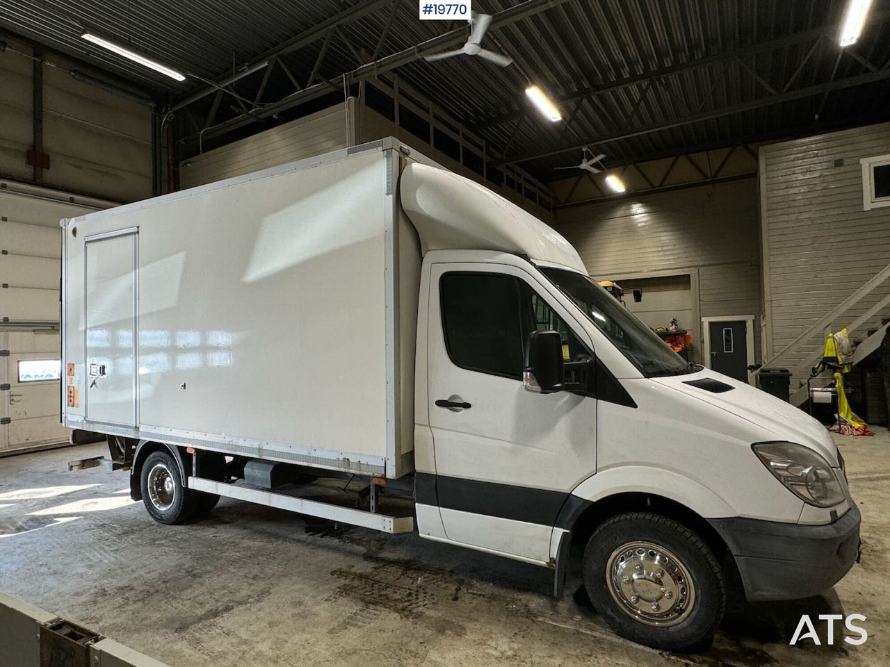 Mercedes Sprinter - Truk box: gambar 4 Mercedes Sprinter - Truk box: gambar 4