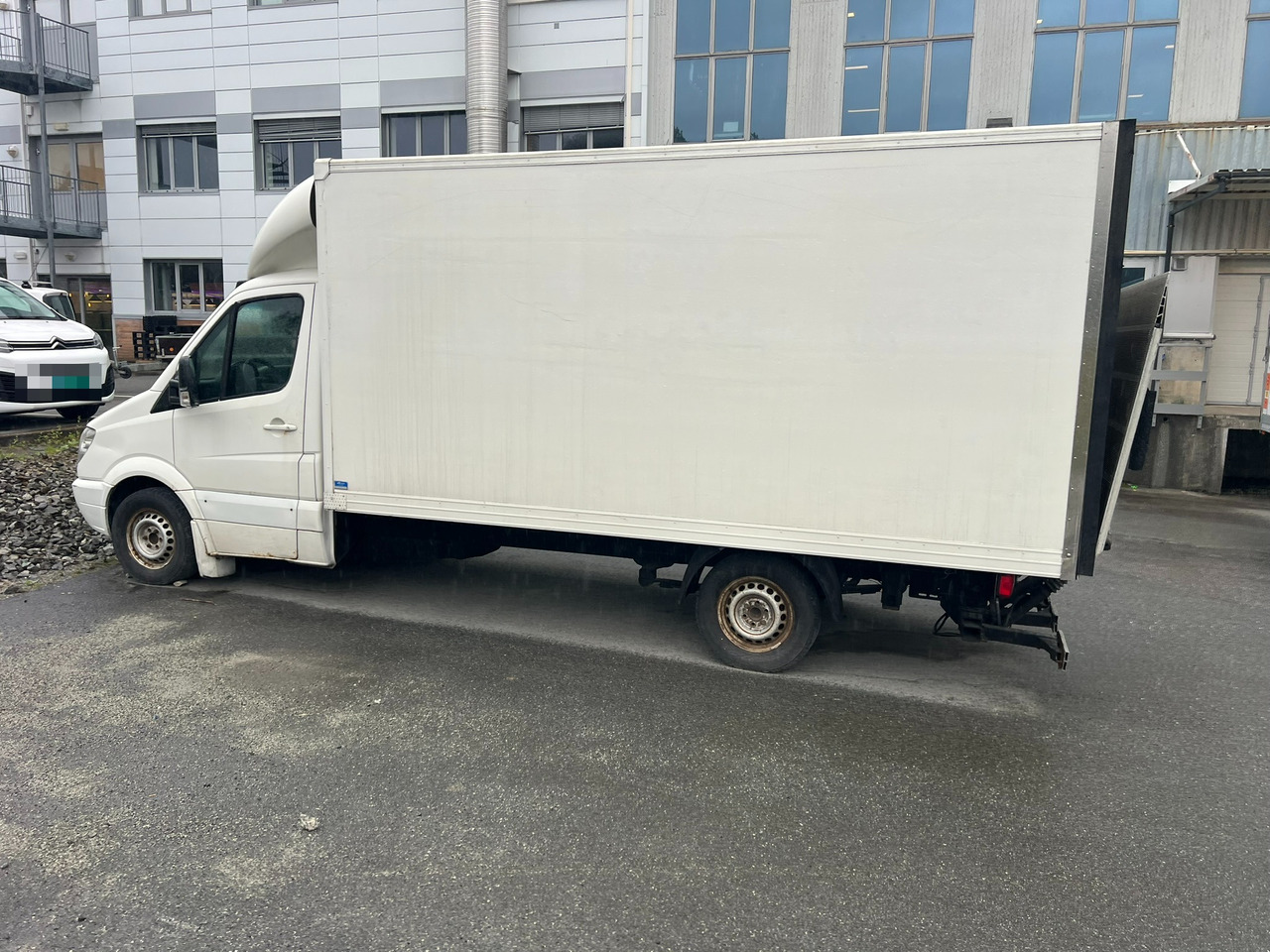 Mercedes Varebil - Truk box: gambar 4 Mercedes Varebil - Truk box: gambar 4