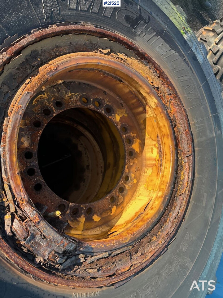 Michelin hjullaster dekk til Volvo L110 - Roda untuk Peralatan konstruksi: gambar 4 Michelin hjullaster dekk til Volvo L110 - Roda untuk Peralatan konstruksi: gambar 4