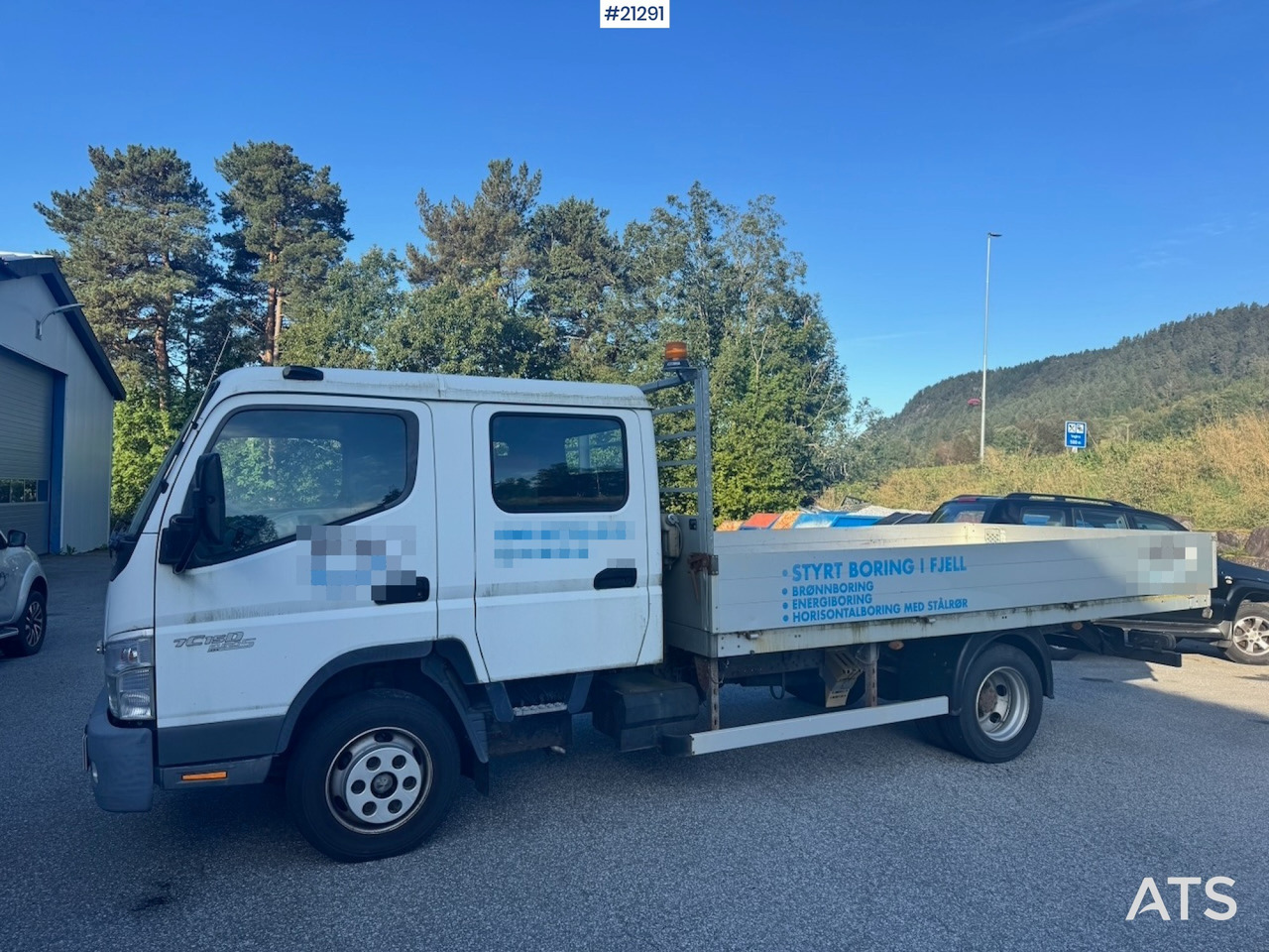 Mitsubishi Fuso Canter - Truk flatbed: gambar 2 Mitsubishi Fuso Canter - Truk flatbed: gambar 2