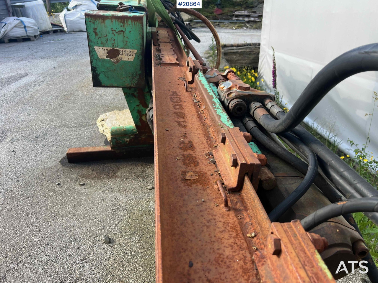 Anjungan pengeboran Montabert CPA500 boretårn m/ hc 150 hammer: gambar 29 Anjungan pengeboran Montabert CPA500 boretårn m/ hc 150 hammer: gambar 29