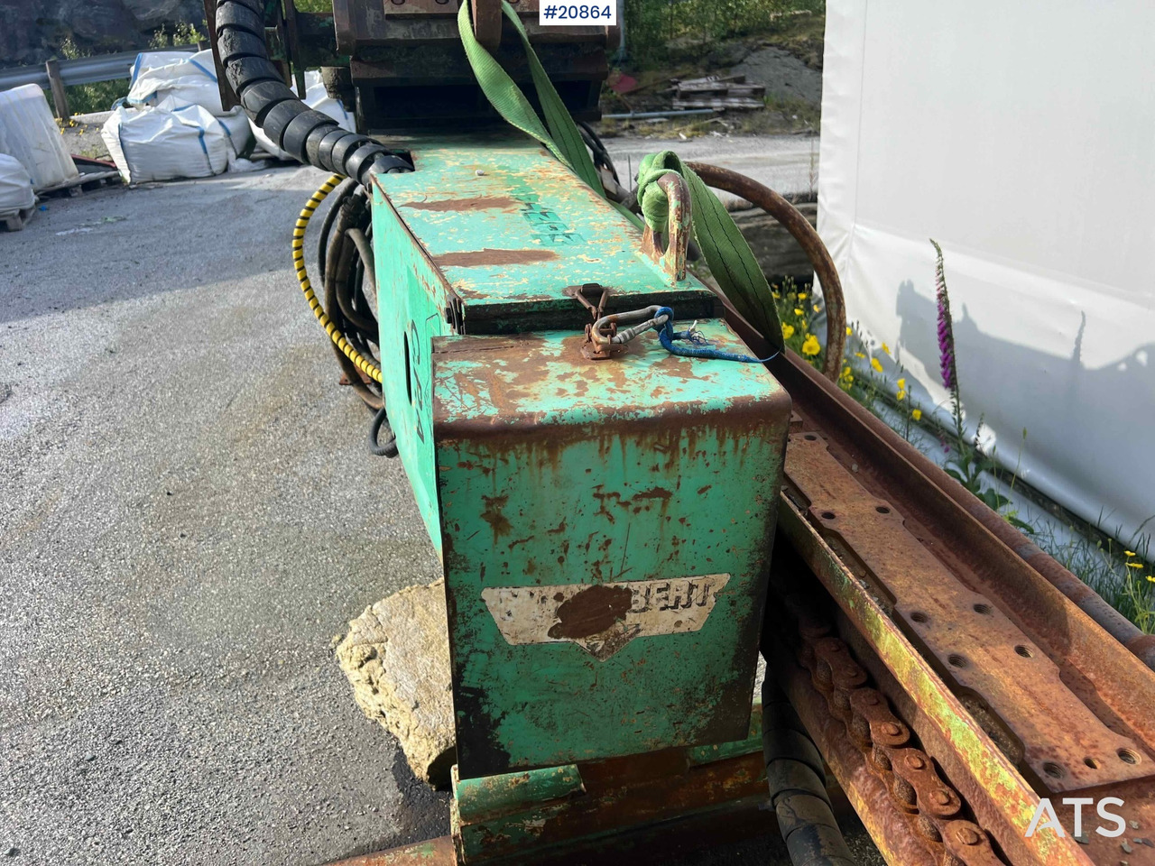 Anjungan pengeboran Montabert CPA500 boretårn m/ hc 150 hammer: gambar 18 Anjungan pengeboran Montabert CPA500 boretårn m/ hc 150 hammer: gambar 18