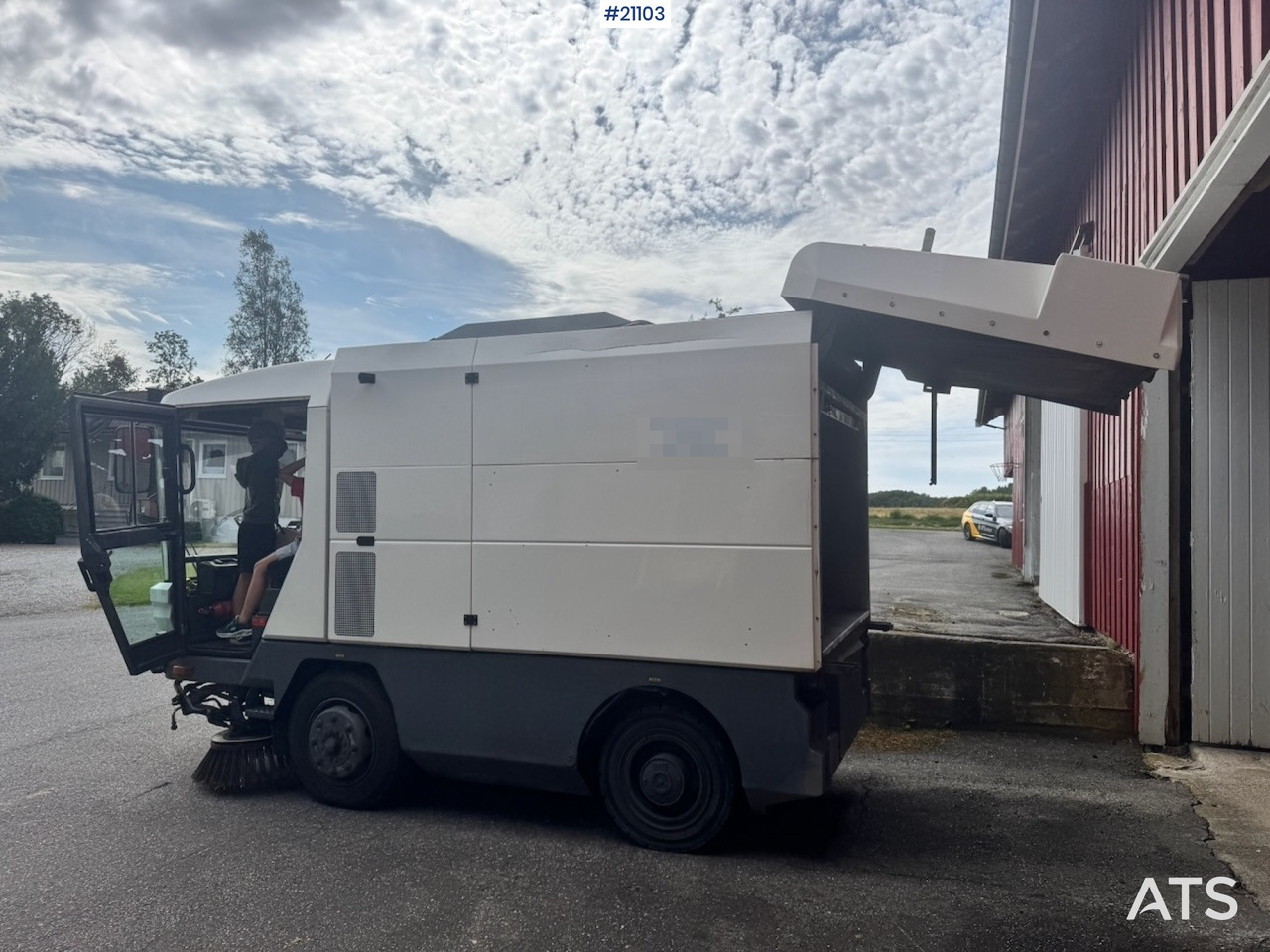 Penyapu jalan Ravo 540: gambar 24 Penyapu jalan Ravo 540: gambar 24