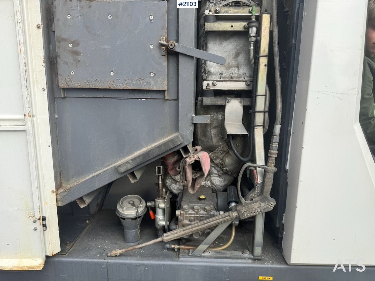 Penyapu jalan Ravo 540: gambar 20 Penyapu jalan Ravo 540: gambar 20