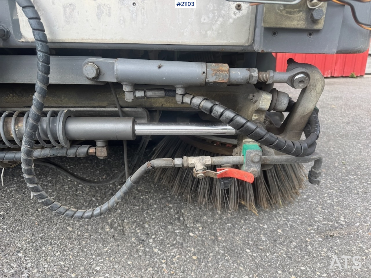 Penyapu jalan Ravo 540: gambar 10 Penyapu jalan Ravo 540: gambar 10