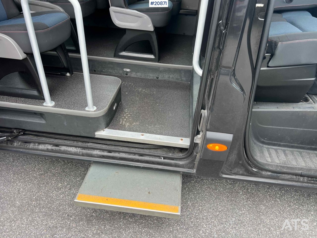 Bus mini, Van penumpang Renault DCI 125: gambar 23