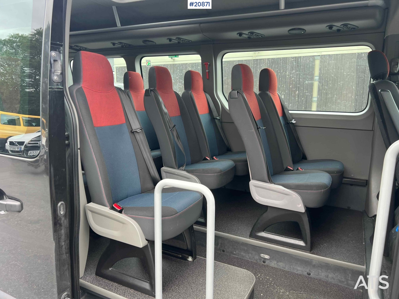 Bus mini, Van penumpang Renault DCI 125: gambar 24