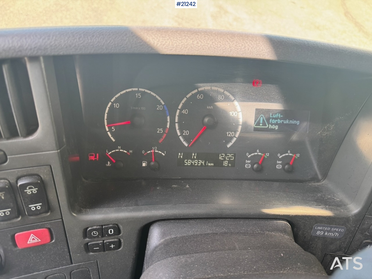 Truk berpendingin Scania P420: gambar 32 Truk berpendingin Scania P420: gambar 32