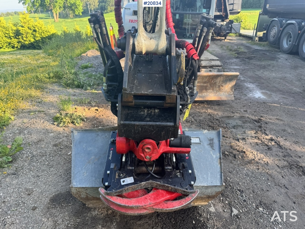 Ekskavator mini Takeuchi TB290-2: gambar 17 Ekskavator mini Takeuchi TB290-2: gambar 17