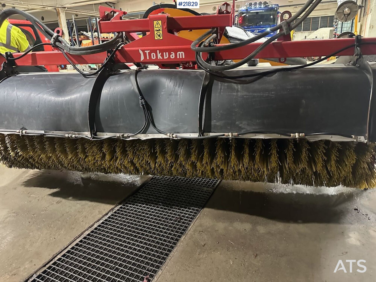 Tokvam FK kost - Sapu: gambar 3 Tokvam FK kost - Sapu: gambar 3