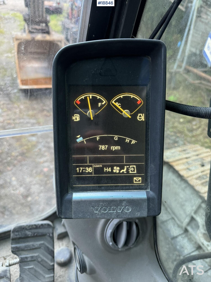 Ekskavator perayap Volvo EC210CL: gambar 25