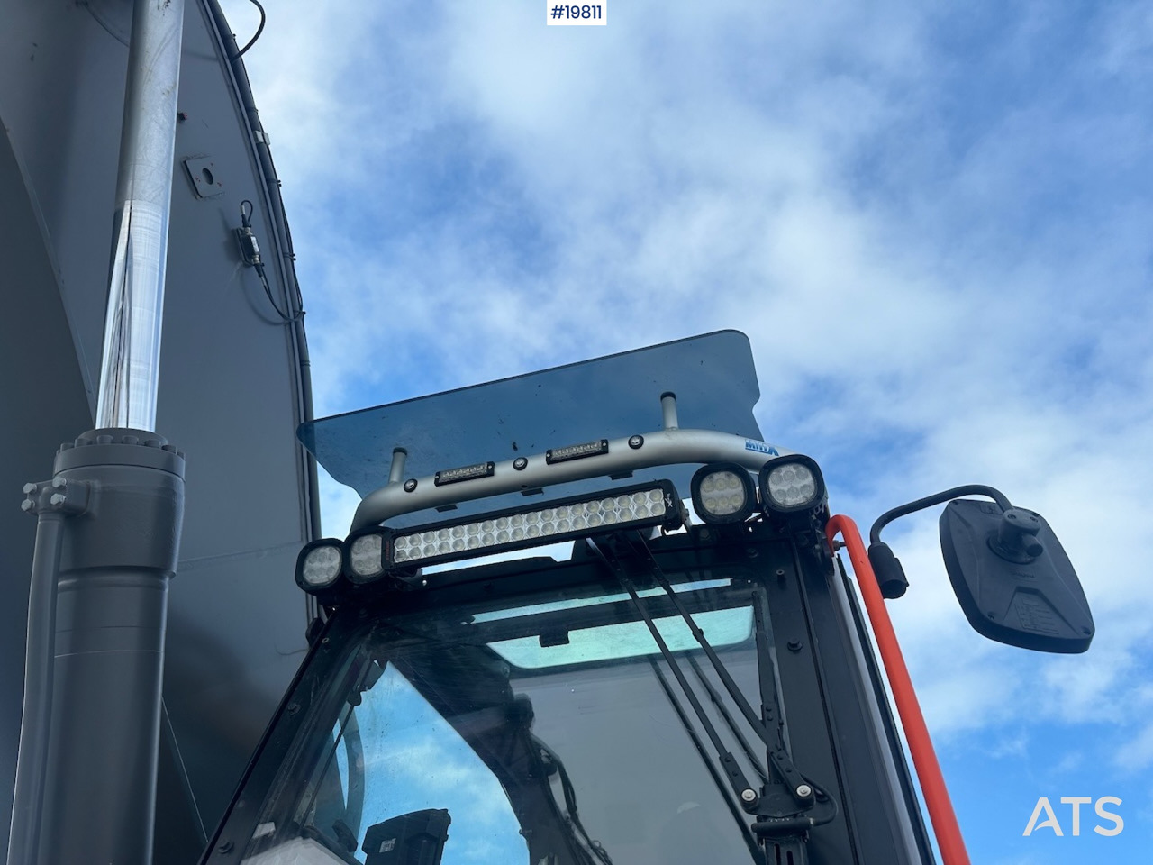 Ekskavator Volvo EC300 EL: gambar 33