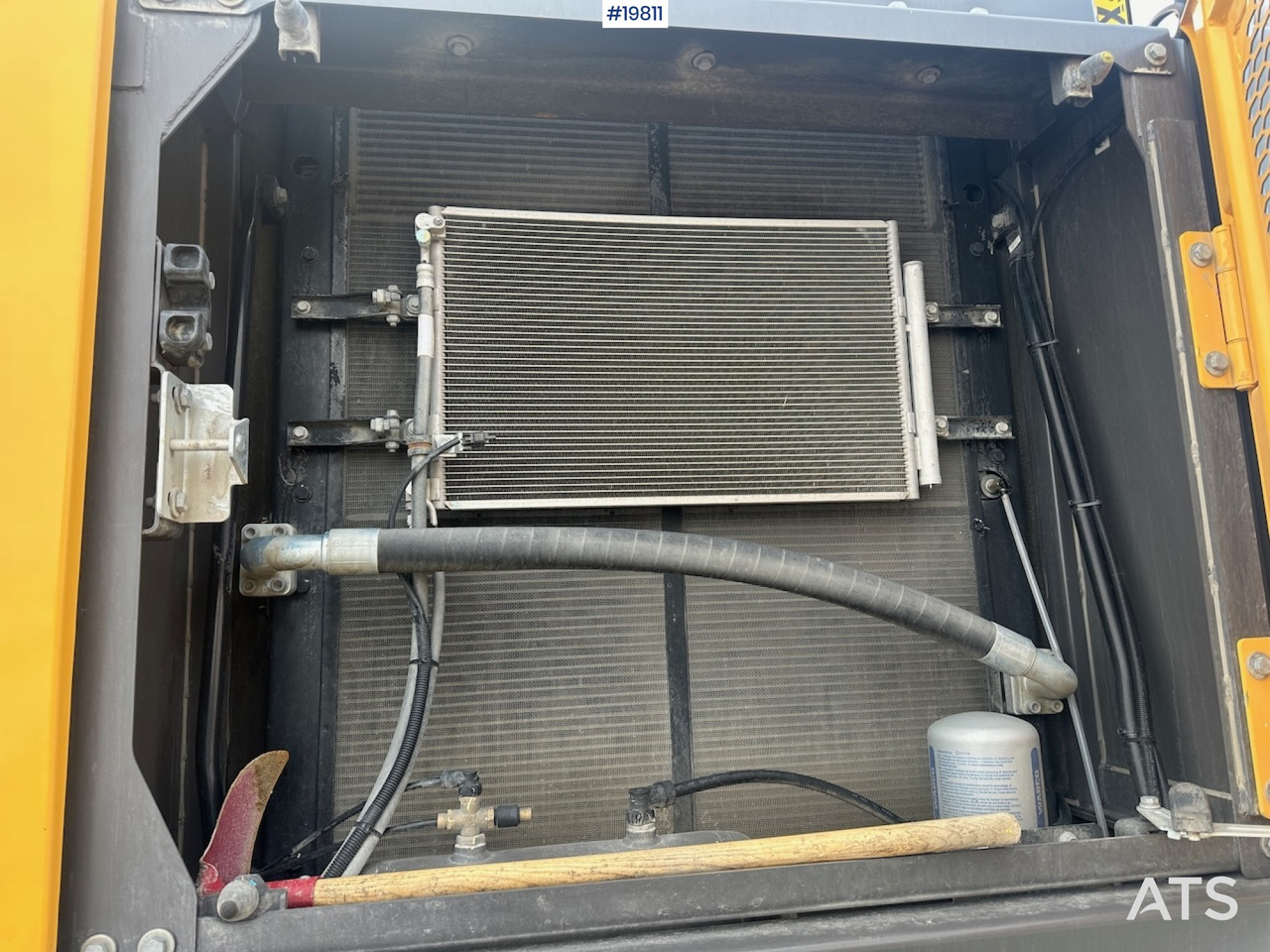 Ekskavator Volvo EC300 EL: gambar 22