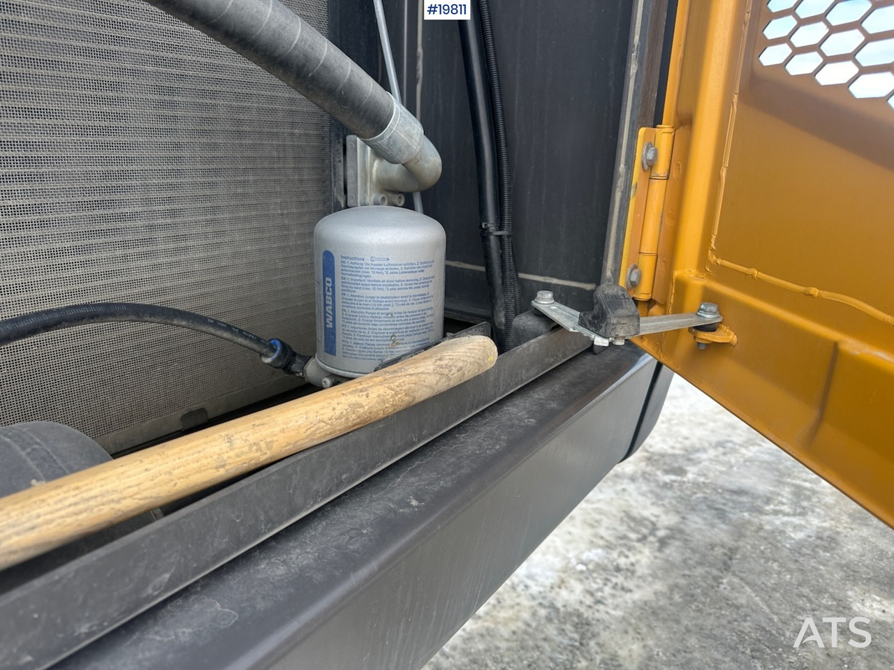 Ekskavator Volvo EC300 EL: gambar 23