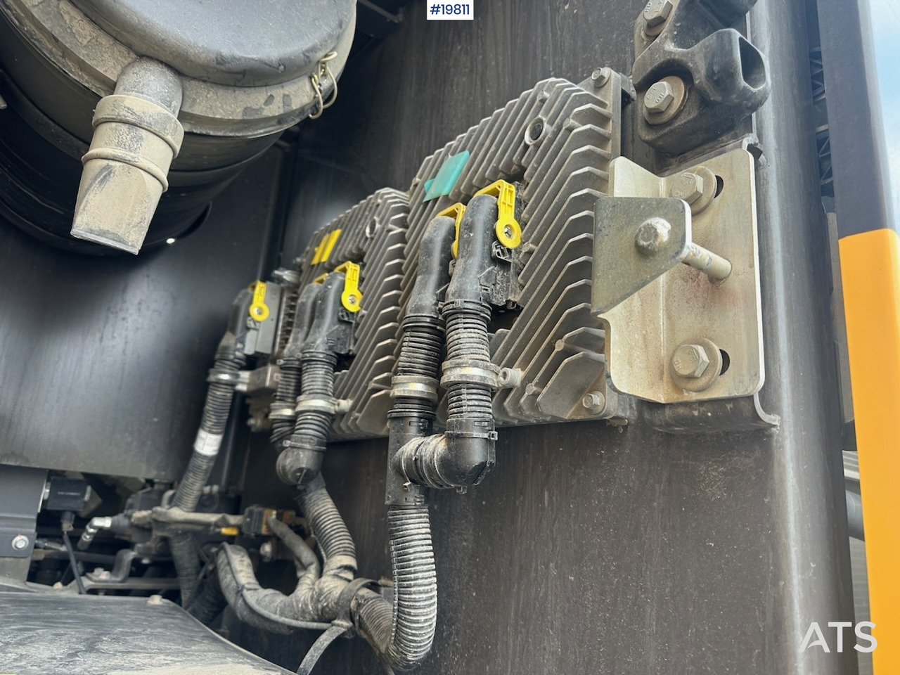 Ekskavator Volvo EC300 EL: gambar 25