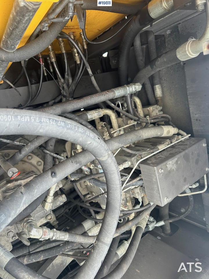 Ekskavator Volvo EC300 EL: gambar 30