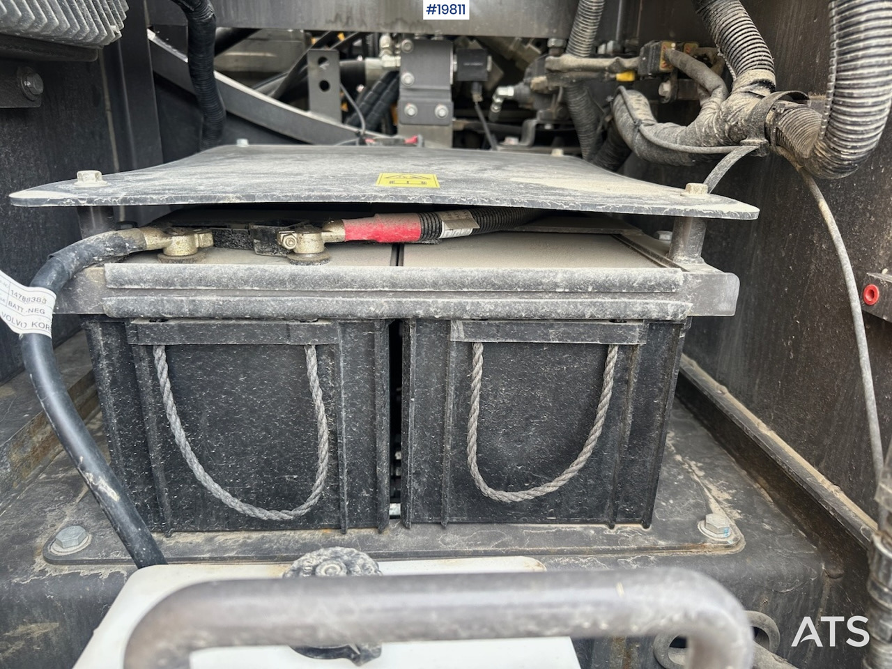 Ekskavator Volvo EC300 EL: gambar 26