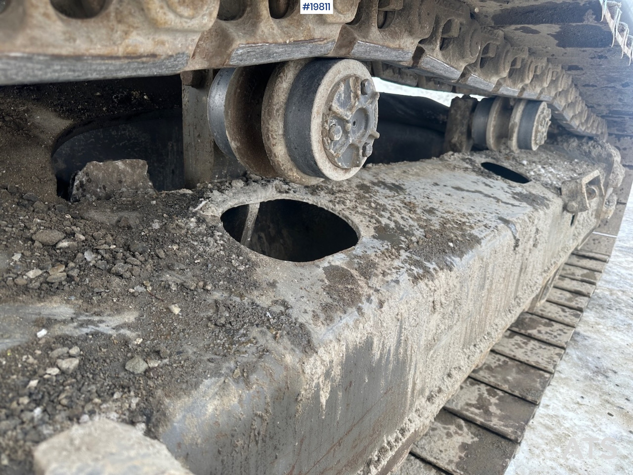 Ekskavator Volvo EC300 EL: gambar 17