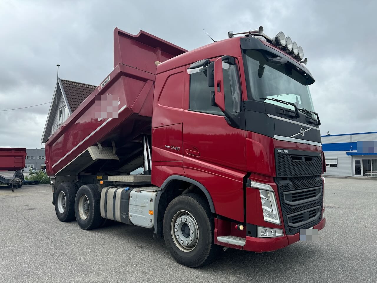 Volvo FH540 - Truk jungkit: gambar 1 Volvo FH540 - Truk jungkit: gambar 1