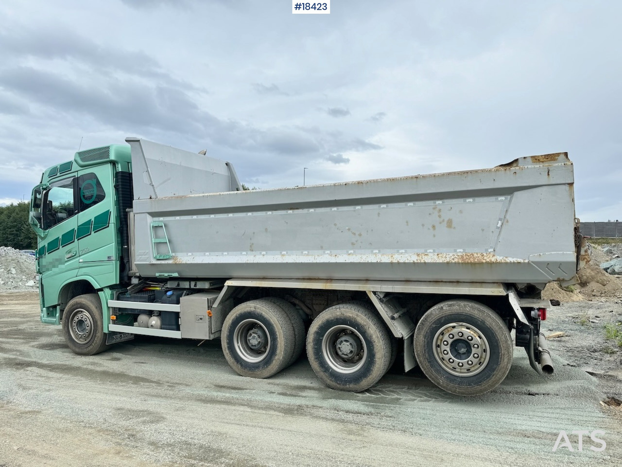 Volvo FH750 - Truk jungkit: gambar 3 Volvo FH750 - Truk jungkit: gambar 3