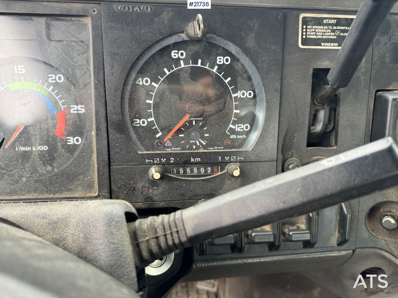 Truk derek Volvo FL12: gambar 21