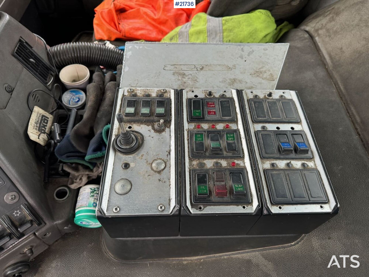 Truk derek Volvo FL12: gambar 16