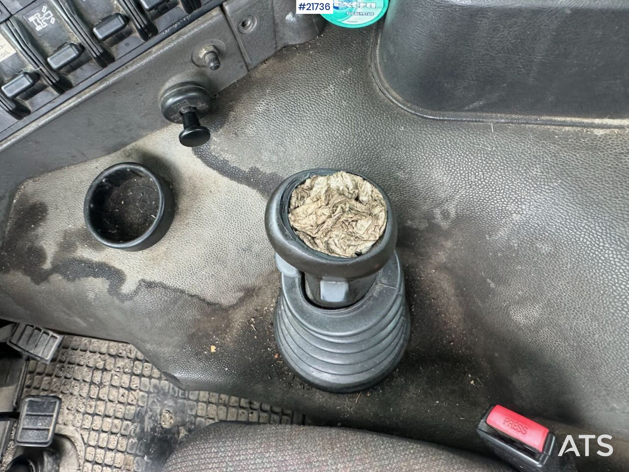 Truk derek Volvo FL12: gambar 19