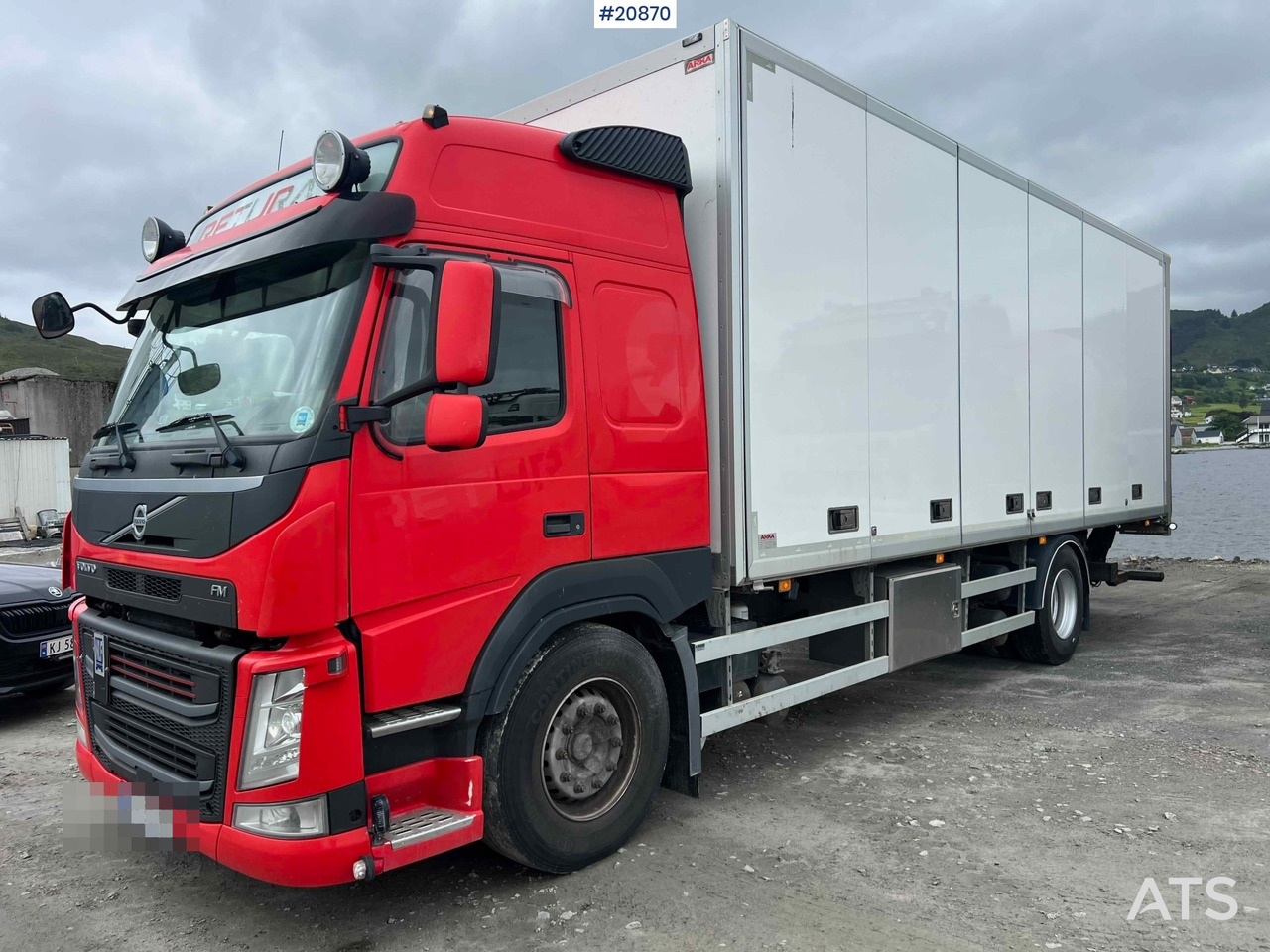 Volvo FM 330 - Truk box: gambar 1 Volvo FM 330 - Truk box: gambar 1