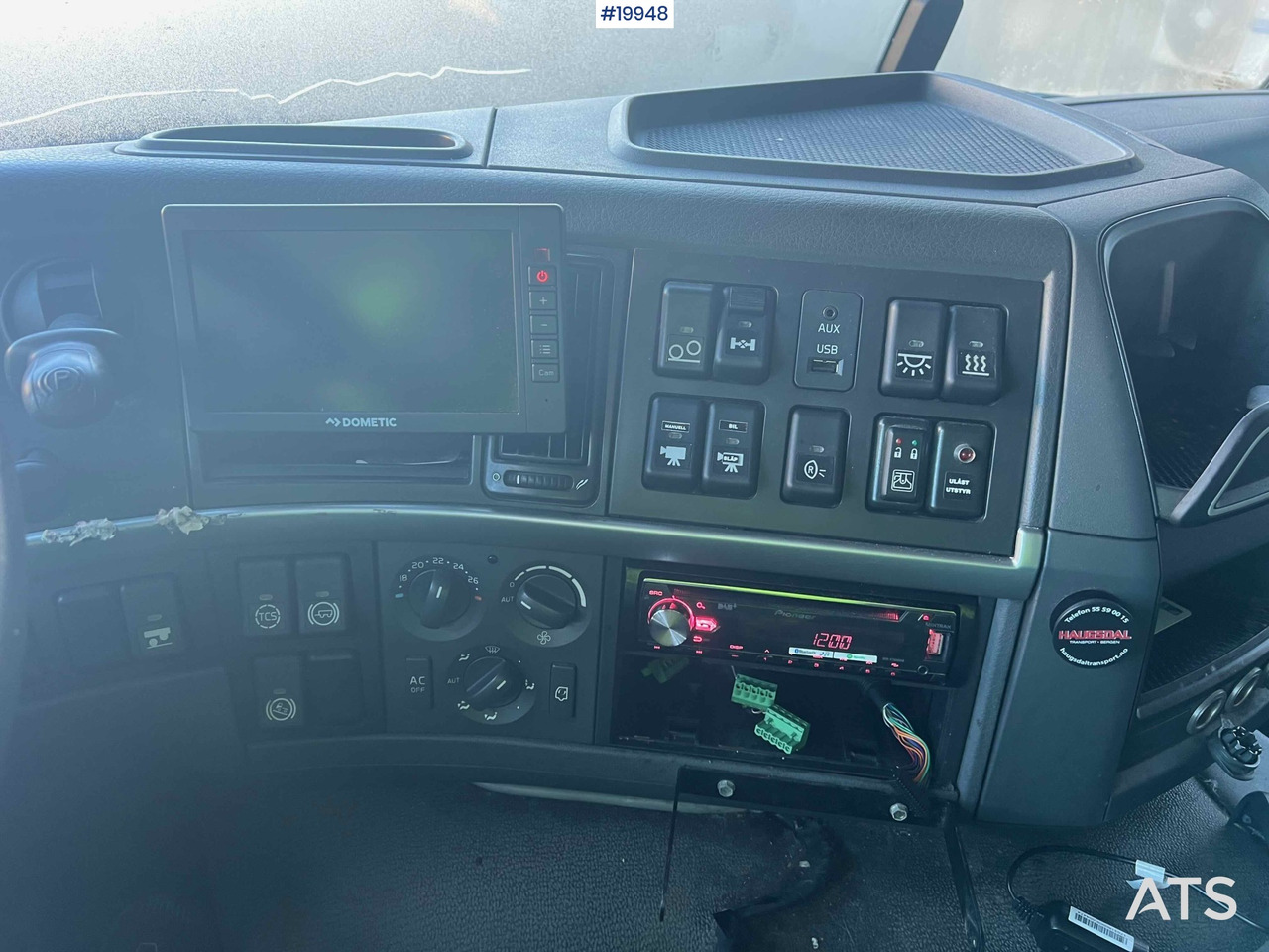 Truk box Volvo FM450: gambar 21