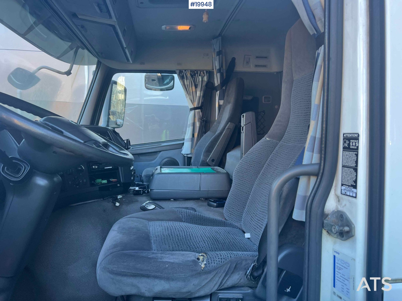 Truk box Volvo FM450: gambar 15