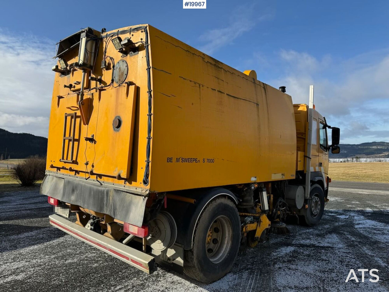 Volvo FM9 - Penyapu jalan: gambar 5 Volvo FM9 - Penyapu jalan: gambar 5