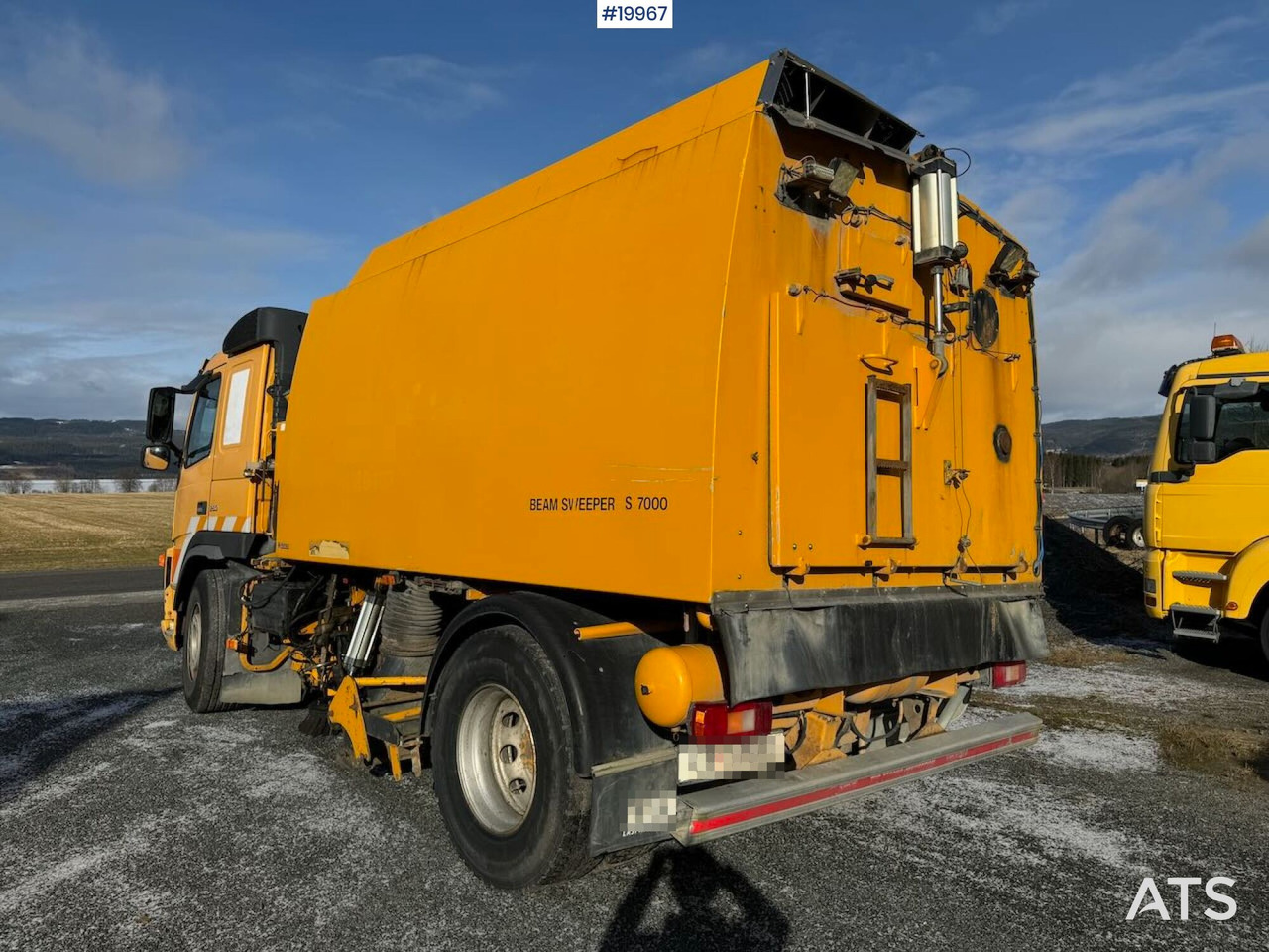 Volvo FM9 - Penyapu jalan: gambar 3 Volvo FM9 - Penyapu jalan: gambar 3