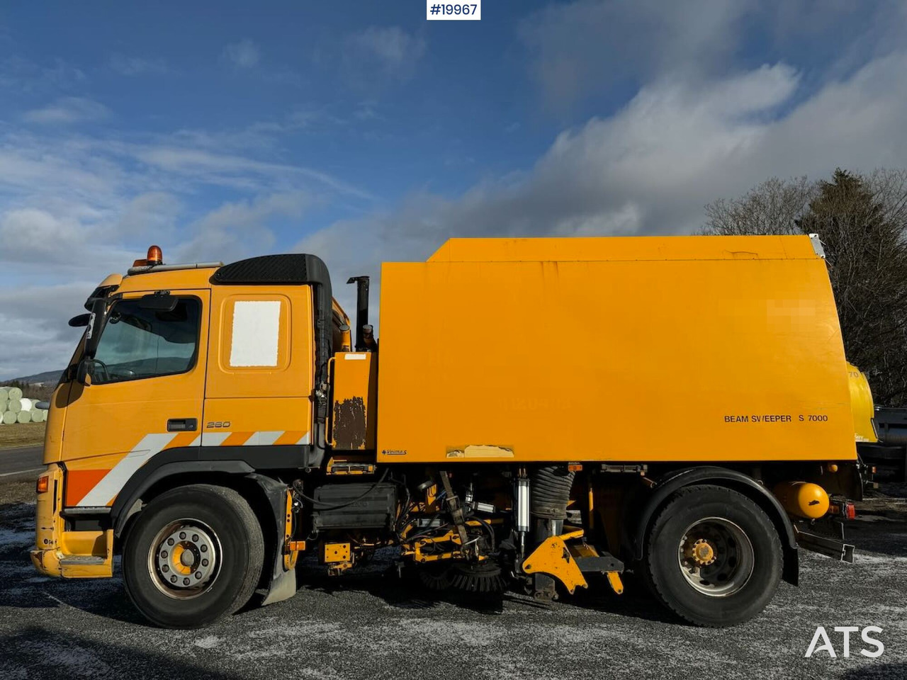 Volvo FM9 - Penyapu jalan: gambar 2 Volvo FM9 - Penyapu jalan: gambar 2