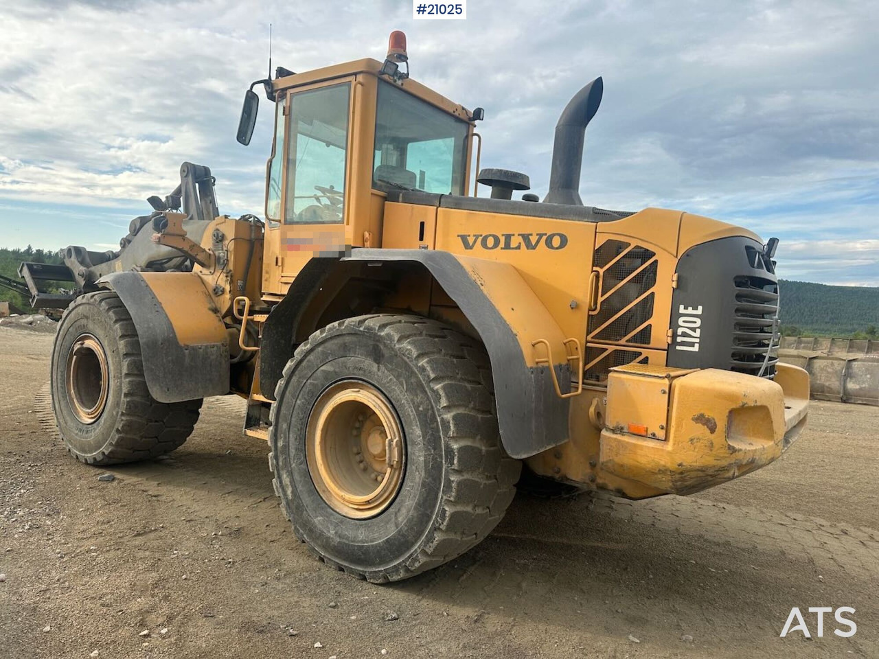 Volvo L120E hjullaster m/ vekt, skuffe og overhalt motor - Wheel loader: gambar 5 Volvo L120E hjullaster m/ vekt, skuffe og overhalt motor - Wheel loader: gambar 5