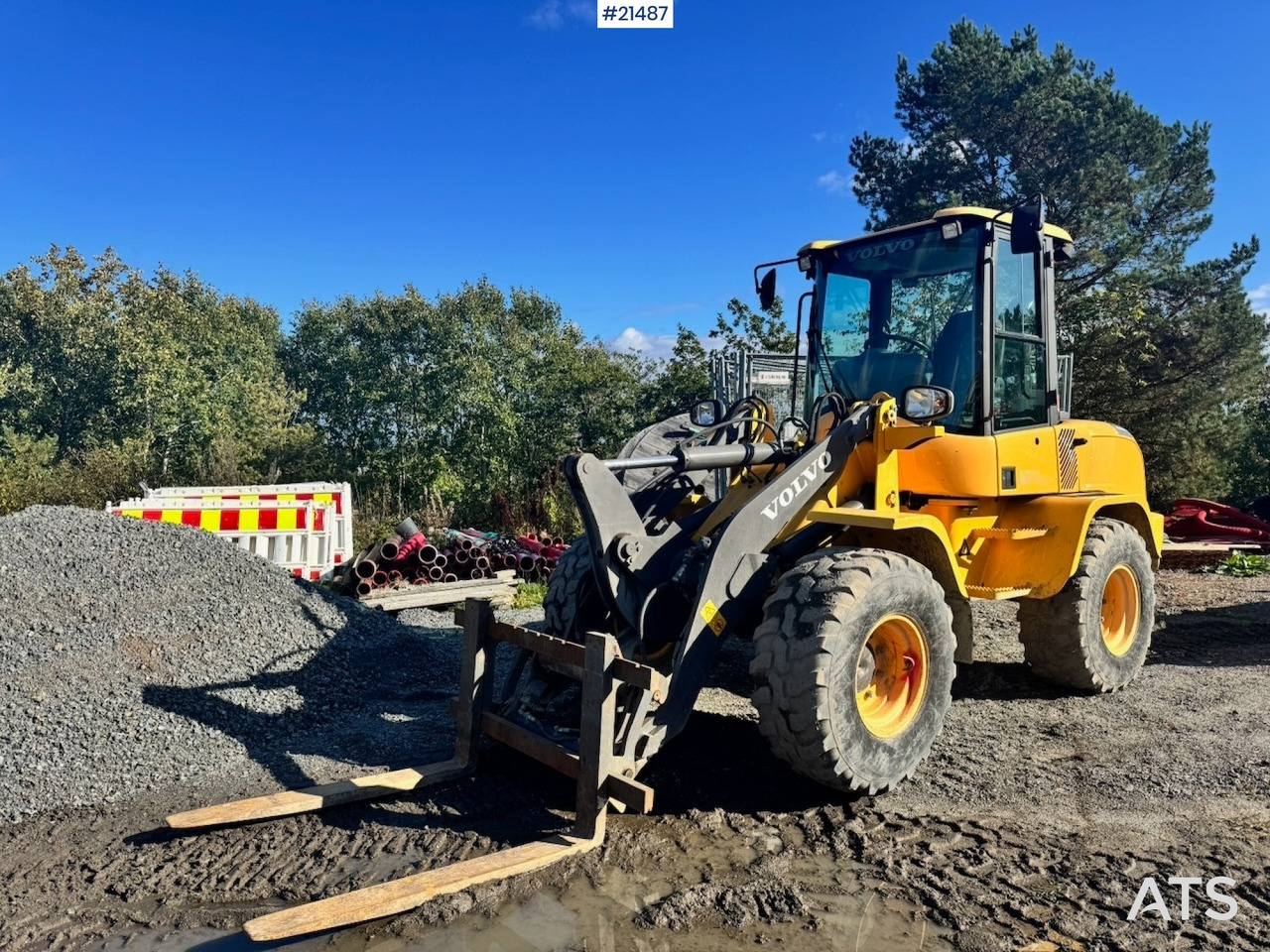 Volvo L30G - Wheel loader: gambar 1 Volvo L30G - Wheel loader: gambar 1