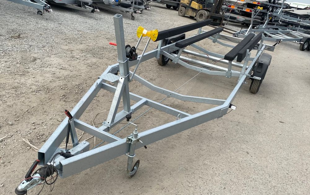 Boro PRZYCZEPA PODŁODZIOWA STYL AMERYKAŃSKI 7,30m - Trailer perahu: gambar 1 Boro PRZYCZEPA PODŁODZIOWA STYL AMERYKAŃSKI 7,30m - Trailer perahu: gambar 1