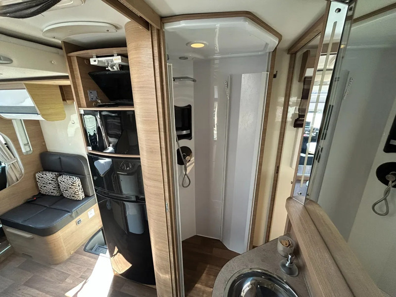 Mobil rumah semi-terintegrasi Elnagh T-LOFT 591 591 T-Loft 130 Multijet 4 mpersoons: gambar 8