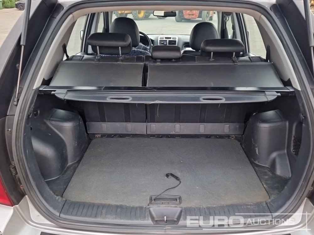 Mobil SUV 2005 Kia Sportage: gambar 19