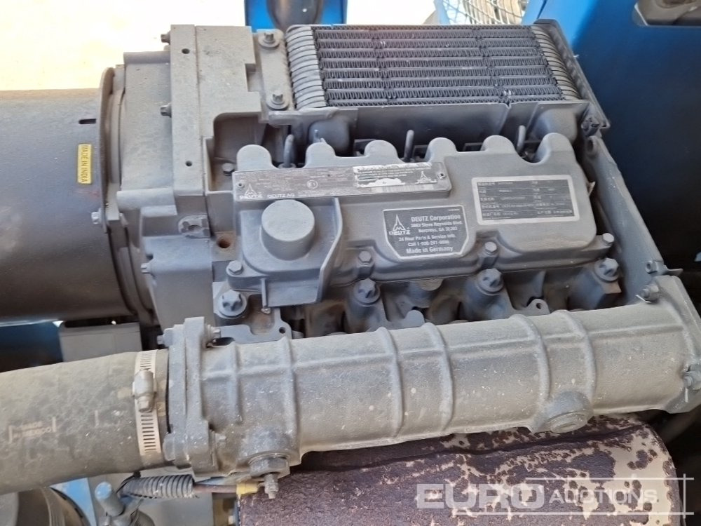 Platform pengangkat 2014 Genie GS-4390: gambar 23