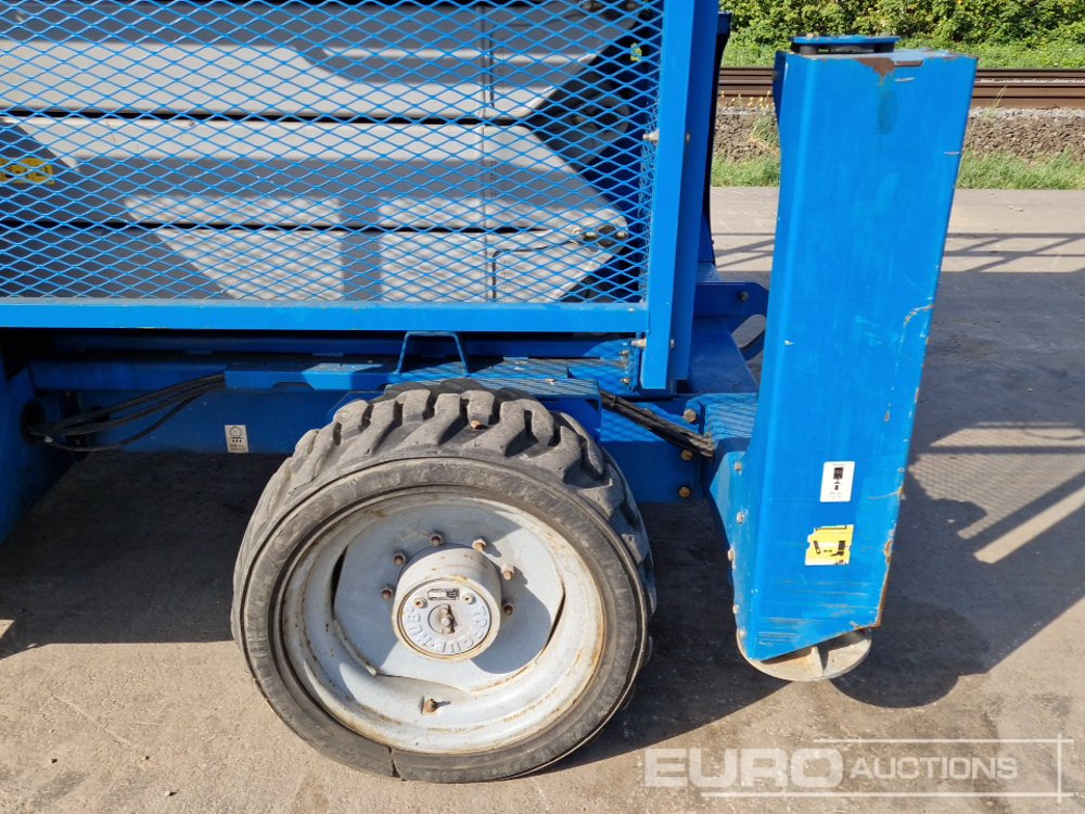 Platform pengangkat 2014 Genie GS-4390: gambar 9