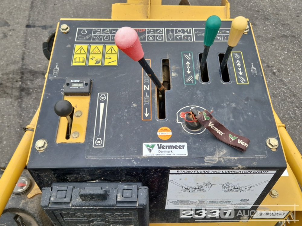 Mesin penggali parit 2014 Vermeer RTX250: gambar 18